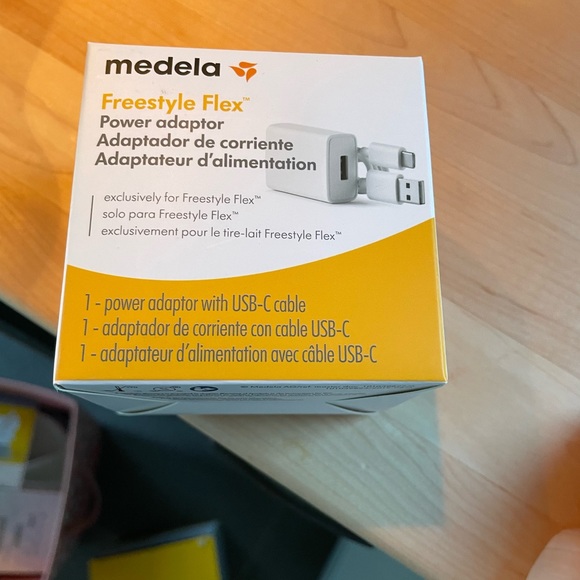 Freestyle Flex Double Electric Breast Pump - Picture 5 of 5